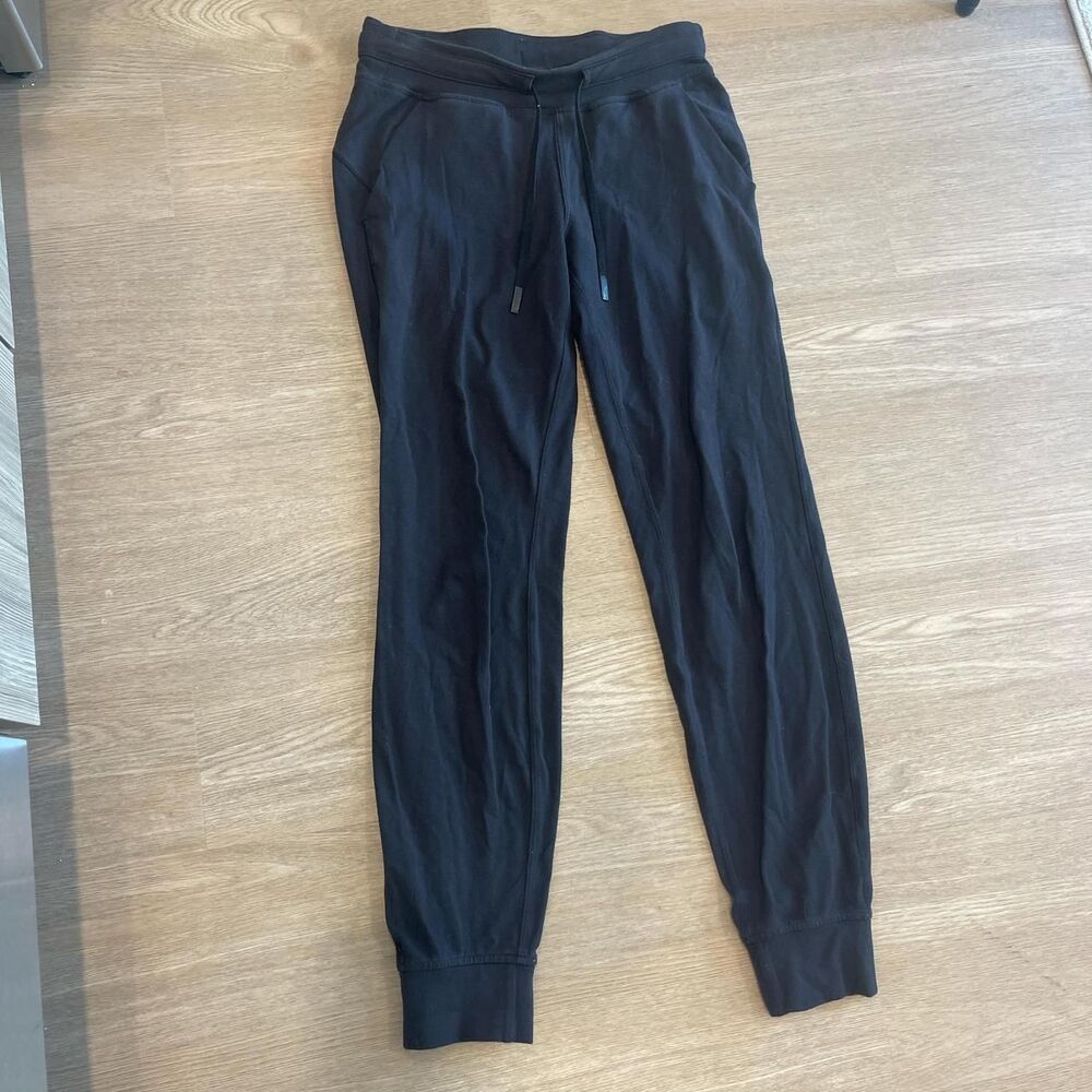 Lululemon Women's Black Joggers-tracksuits